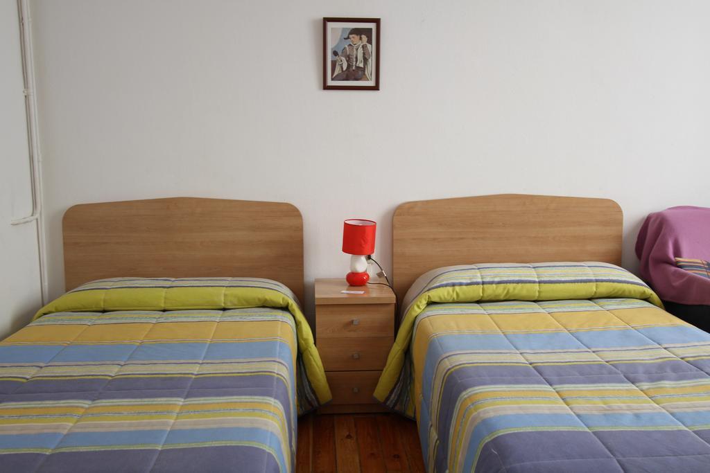 Hostal Bayon Леон Екстериор снимка