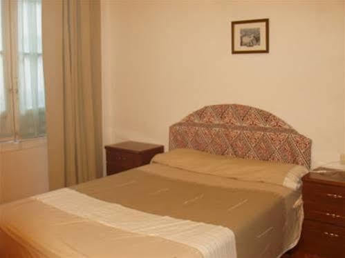 Hostal Bayon Леон Екстериор снимка