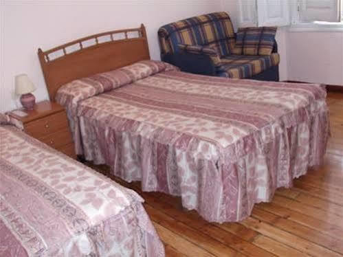 Hostal Bayon Леон Екстериор снимка