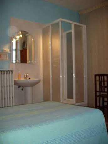 Hostal Bayon Леон Екстериор снимка